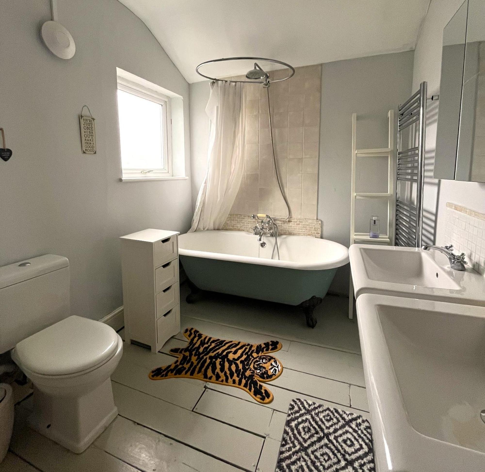 Charming Cottage Retreat With Garden - Sleeps 12 Bristol Exterior foto